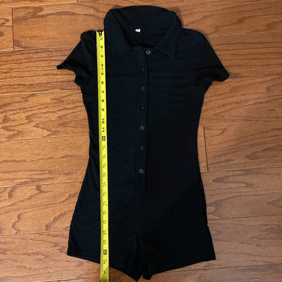 SHEIN shortsleeved black ribbed Romper - size small NWNT - Picture 6 of 7